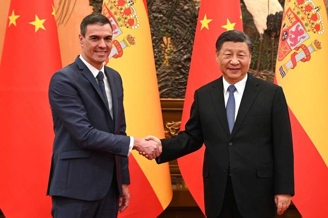 Pedro Sánchez se reúne con el presidente chino Xi Jinping en 2023 (Foto Pool Moncloa/Borja Puig de la Bellacasa) Archivo