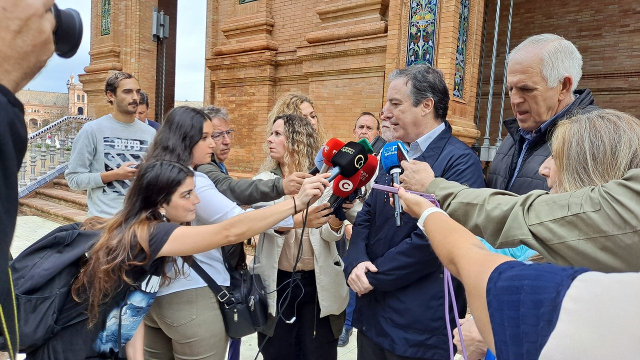 Las organizaciones agrarias atienden a los medios de comunicación (Foto Cooperativas Agro Alimentarias)