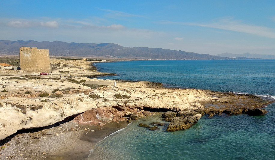 Dunas fósiles en el entorno de la Torre de Cope, en el Parque Regional de Cabo Cope y Puntas de Calnegre (Foto CARM).